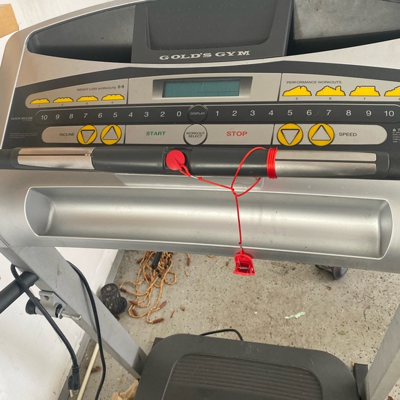 Golds Gym treadmill - Picture 2 of 4